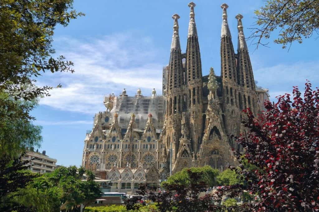 la sagrada familia link to cornerstone article