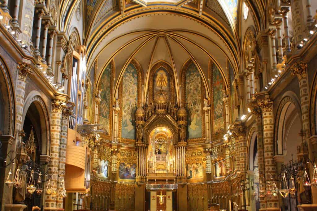 day trip to montserrat basilica